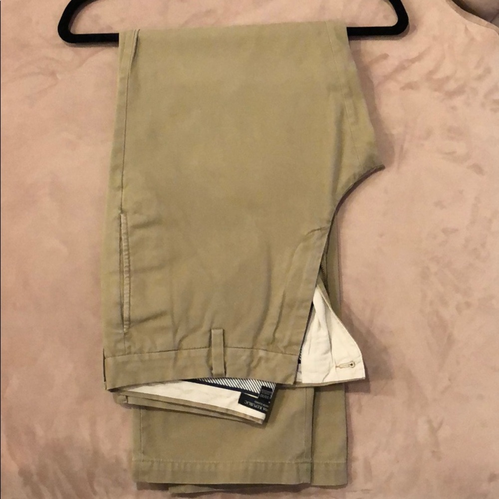 5 Pack of Banana Republic Chino Pants 33x32 - Picture 3 of 6